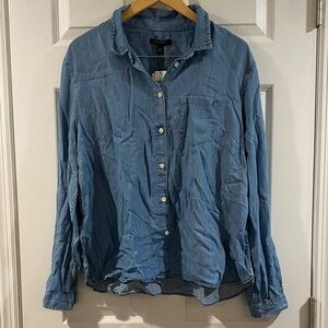 Banana Republic Light Blue Untucked Fit Chambray Shirt - Size XL